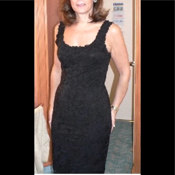 🔥🔥Natori black lace scoop neck dress. Worn once - Picture 2 of 13